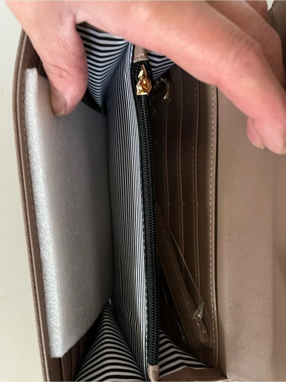 Jessica Moore Fawn Brown Wallet - Sleek Women's Clutch